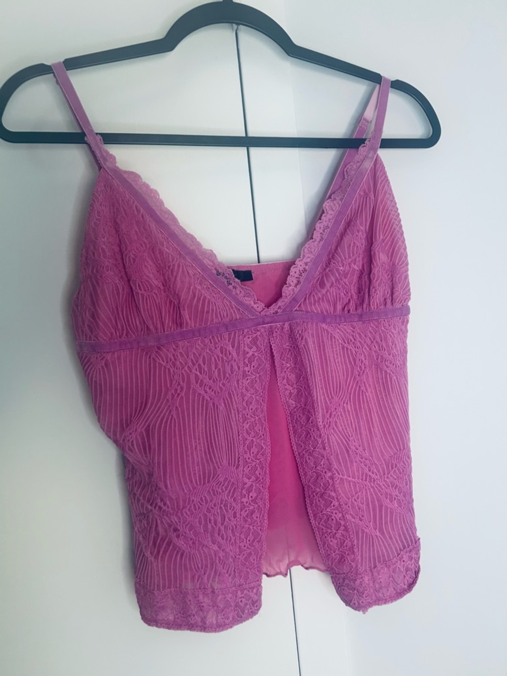 Forever 21 Y2K Women’s Pink Lace V-Neck Camisole Size XL